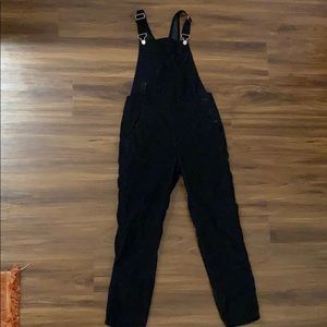 BLACK CORDUROY HIGHWAISTED OVERALLS